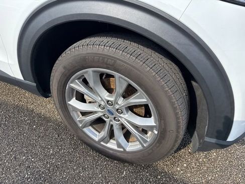 Used 2023 Ford Explorer Limited image 5