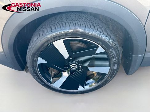 Used 2025 Nissan Kicks SR FWD image 38