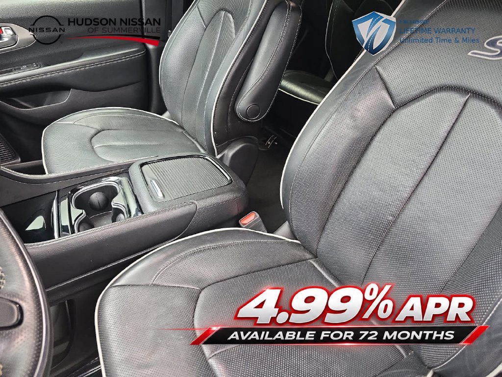 Used 2021 Chrysler Pacifica Limited w/ Uconnect Theater Family Group FWD image 16