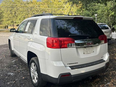 Used 2015 GMC Terrain SLE w/ Cargo Package image 4