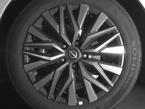 Used 2025 Nissan Altima 2.5 SV image 12