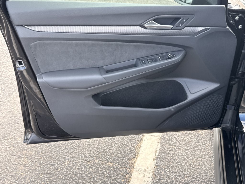 New 2026 Volkswagen GTI SE FWD image 10