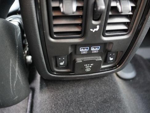 Certified 2022 Dodge Durango R/T AWD/4WD image 4