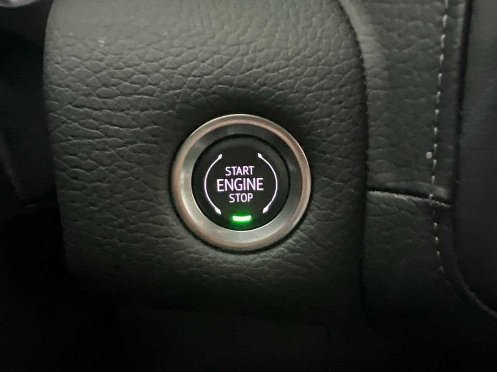 Used 2024 GMC Yukon Denali w/ Advanced Technology Package AWD/4WD image 16