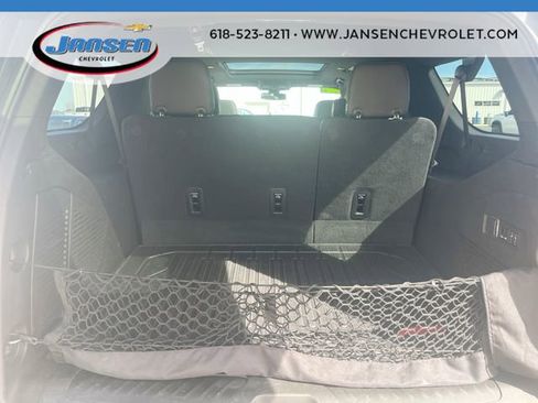Used 2021 GMC Yukon XL SLT w/ SLT Premium Package image 26