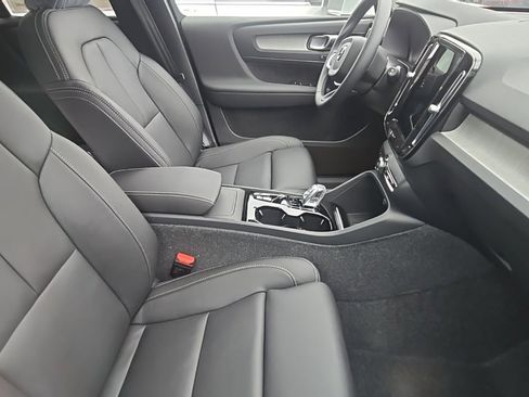 New 2025 Volvo XC40 B5 Ultra w/ Climate Package image 6