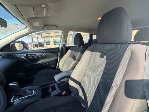 Used 2019 Nissan Rogue Sport S image 14