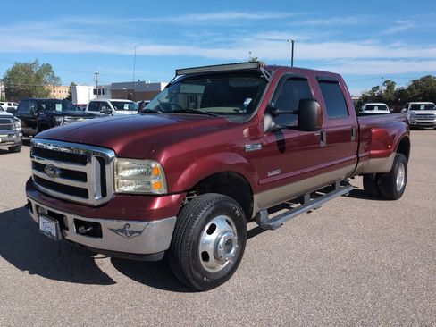 Used 2005 Ford F350 Lariat AWD/4WD image 3
