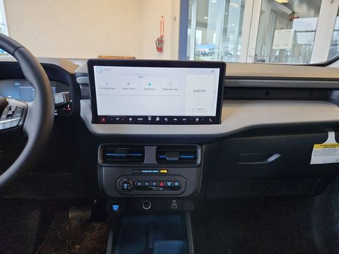 Used 2025 Ford Maverick XLT w/ XLT Luxury Package image 24