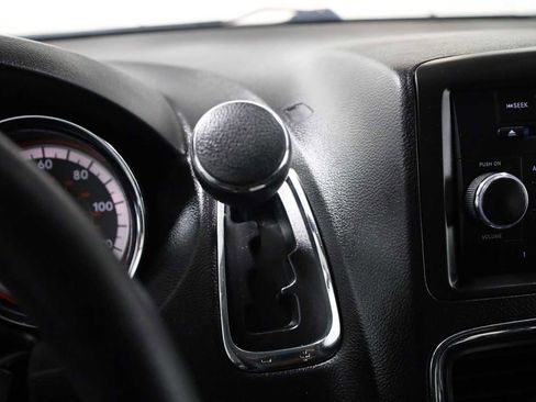 Used 2016 Dodge Grand Caravan SXT image 26