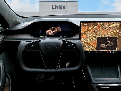 Used 2022 Tesla Model S image 15