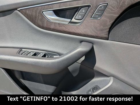 Used 2021 Audi Q8 Premium Plus w/ Premium Plus Package image 29