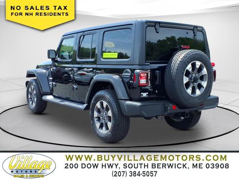 Used 2018 Jeep Wrangler Unlimited Sahara AWD/4WD image 3
