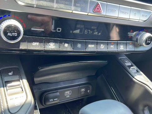 Used 2025 Kia Telluride EX FWD image 22