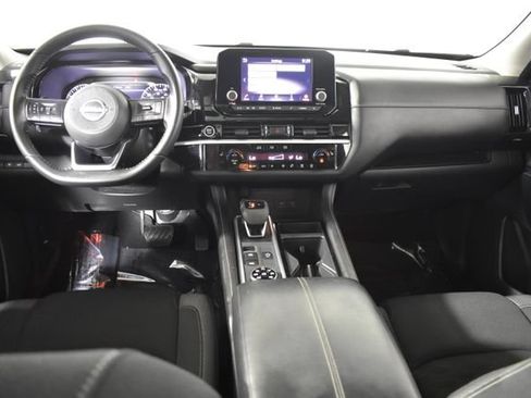 Certified 2024 Nissan Pathfinder SV w/ SV Premium Package AWD/4WD image 28