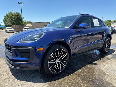Used 2024 Porsche Macan w/ Smoking Package AWD/4WD image 3