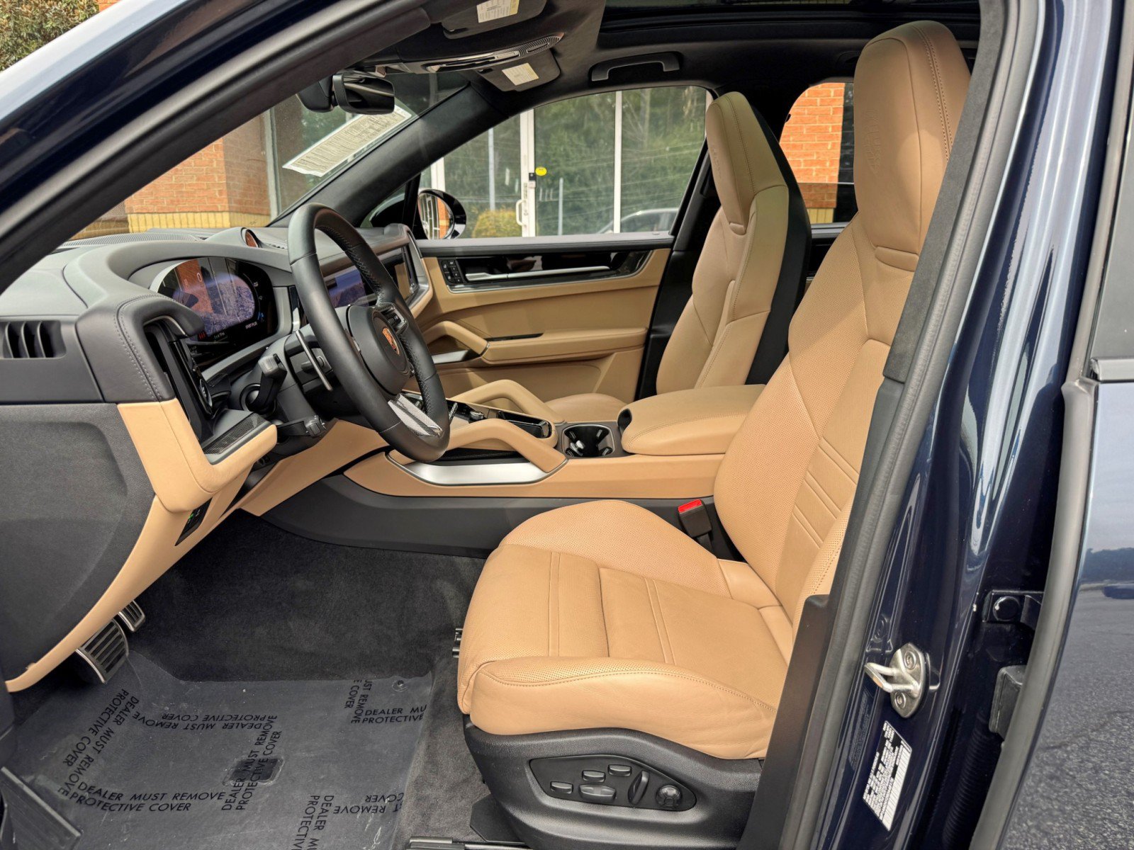 Used 2024 Porsche Cayenne Turbo AWD/4WD image 17