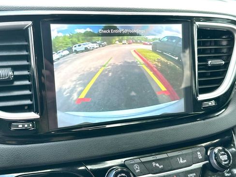 Used 2026 Chrysler Pacifica Select FWD image 20