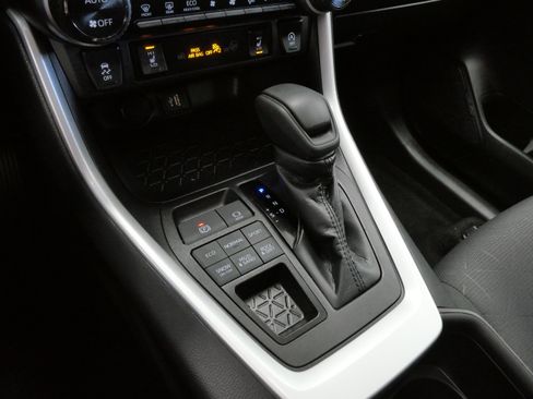 Certified 2024 Toyota RAV4 XLE w/ Convenience Package image 25