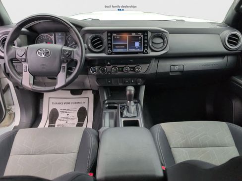 Used 2020 Toyota Tacoma TRD Sport image 12