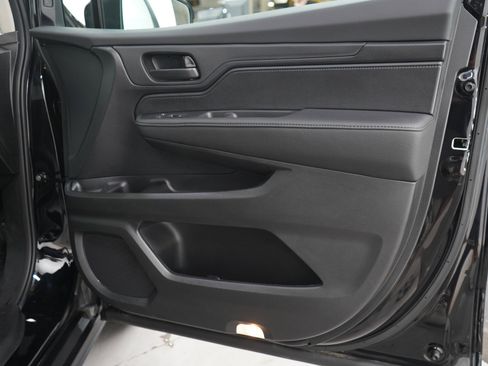 Used 2026 Honda Odyssey EX-L image 9