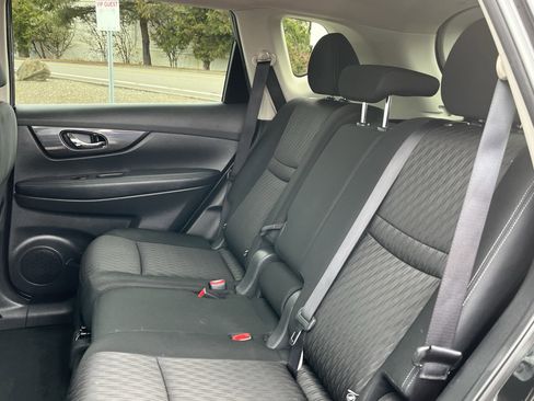 Used 2020 Nissan Rogue SV image 14