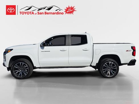 Used 2024 Chevrolet Colorado Z71 w/ LPO, Dark Essentials Package AWD/4WD image 2
