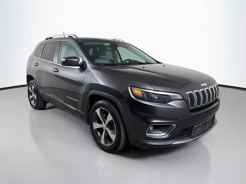 Used 2019 Jeep Cherokee Limited FWD image 3