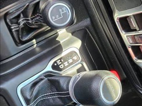 Used 2022 Jeep Gladiator Overland w/ Trailer Tow Package image 12