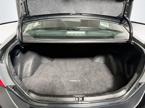 Used 2017 Toyota Corolla SE w/ Carpet Mat Package (TMS) FWD image 33