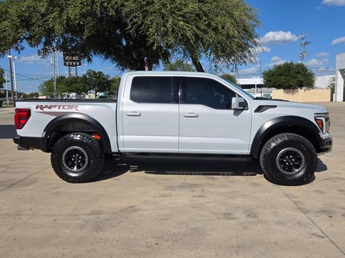 Used 2025 Ford F150 Raptor AWD/4WD image 8