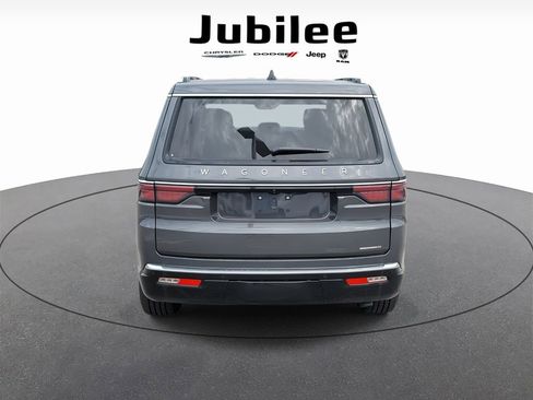 Used 2024 Jeep Wagoneer Series III w/ Rear Seat Video Group 1 image 3