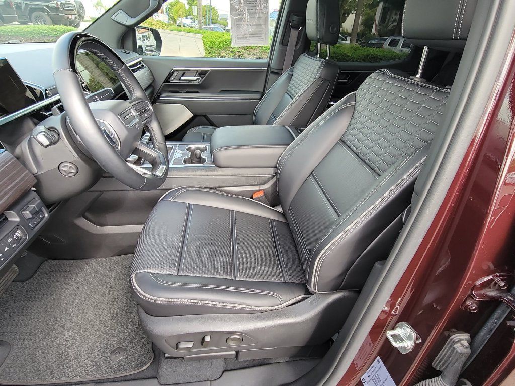 Used 2025 GMC Sierra EV Denali AWD/4WD image 19