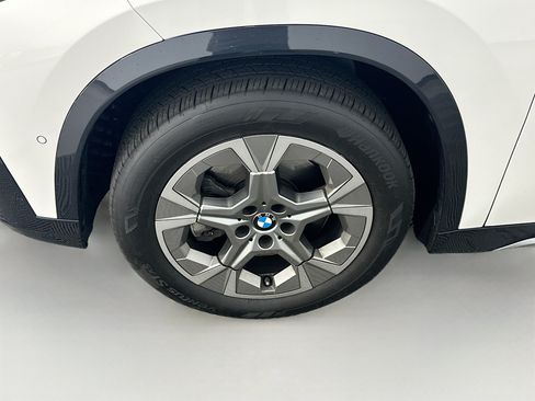 Used 2026 BMW X1 xDrive28i AWD/4WD image 11