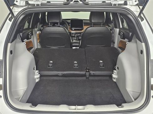 Used 2024 Jeep Compass Limited image 20