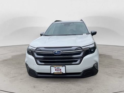 Used 2025 Subaru Forester Premium AWD/4WD image 2