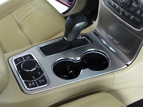 Used 2018 Jeep Grand Cherokee Limited AWD/4WD image 15