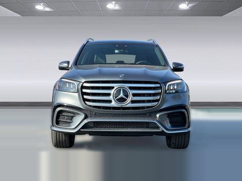 Used 2025 Mercedes-Benz GLS 450 4MATIC image 5