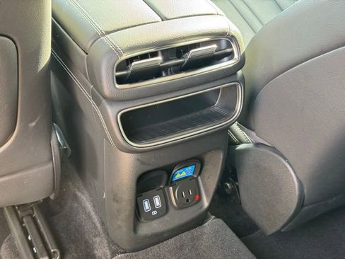 Used 2024 Genesis GV80 2.5T AWD/4WD image 13