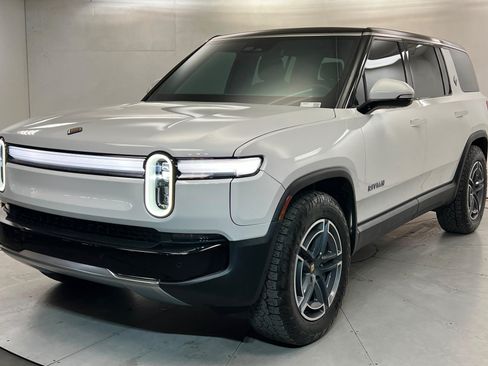 Used 2025 Rivian R1S Adventure Dual AWD/4WD image 1