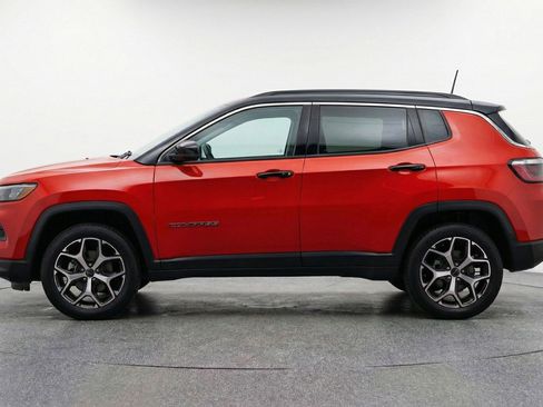 Used 2025 Jeep Compass Limited AWD/4WD image 11