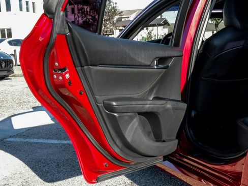 Used 2018 Toyota Camry XLE image 49