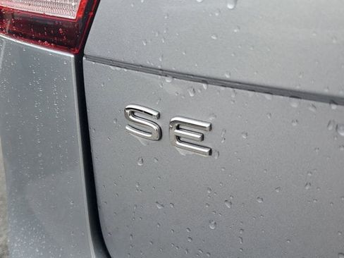 Certified 2023 Volkswagen Tiguan SE image 6