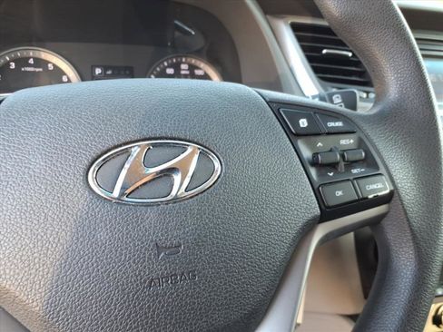 Used 2018 Hyundai Tucson SE image 23