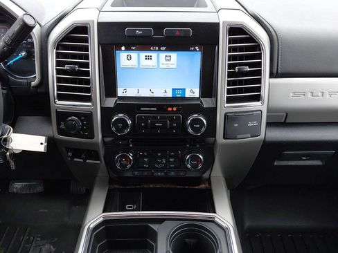 Used 2017 Ford F350 Lariat image 41