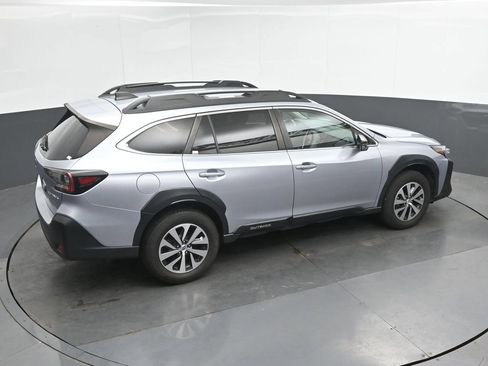 Used 2023 Subaru Outback Premium AWD/4WD image 31