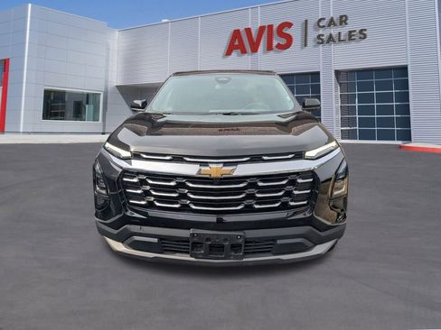 Used 2025 Chevrolet Equinox LT image 2