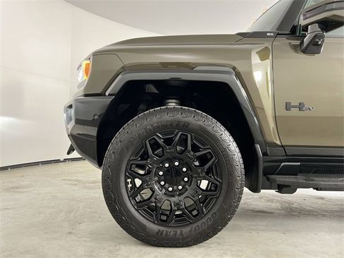 Used 2025 GMC Hummer EV 3X w/ LPO, Dark Essentials Package image 34