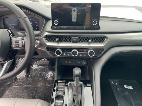 New 2025 Acura Integra image 15