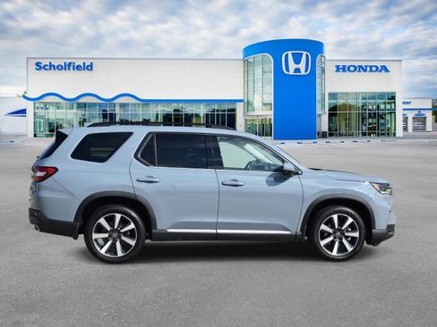 Used 2023 Honda Pilot Elite image 2